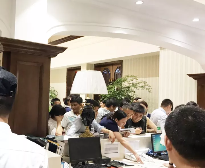 大業(yè)啟華地 一府定江城 華地江城府震撼開(kāi)盤(pán)首開(kāi)售罄