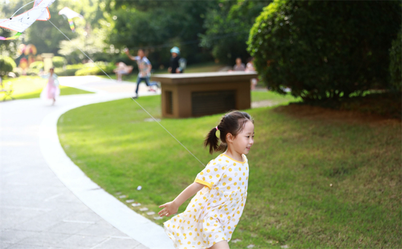 喜迎開學(xué)季 領(lǐng)跑新學(xué)期丨華地好生活集團(tuán)暖心相伴，助夢(mèng)成長(zhǎng)