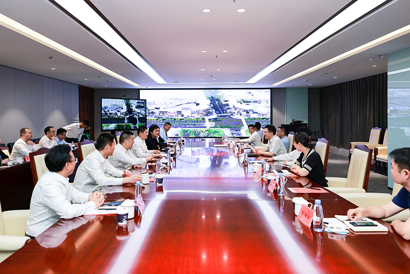 合肥市蜀山區(qū)委副書(shū)記、區(qū)長(zhǎng)楊森一行深入新華控股集團(tuán)調(diào)研指導(dǎo)！