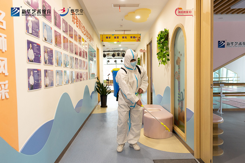 筑牢“防疫墻”，護(hù)好“一校人”