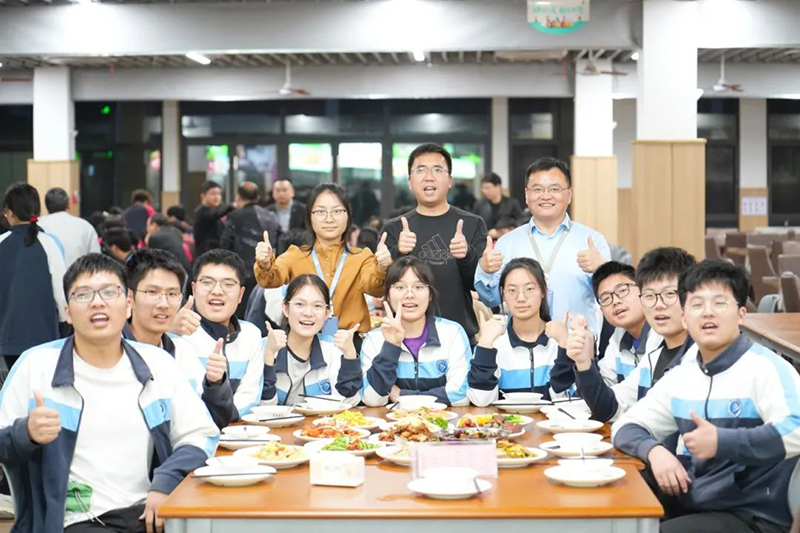 校長(zhǎng)陪餐 | 美好“食”光，暢談“味”來(lái)